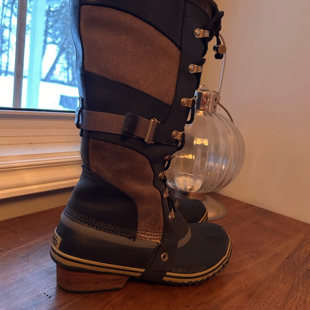 Sorel Light & Dark Brown Leather Winter Boots